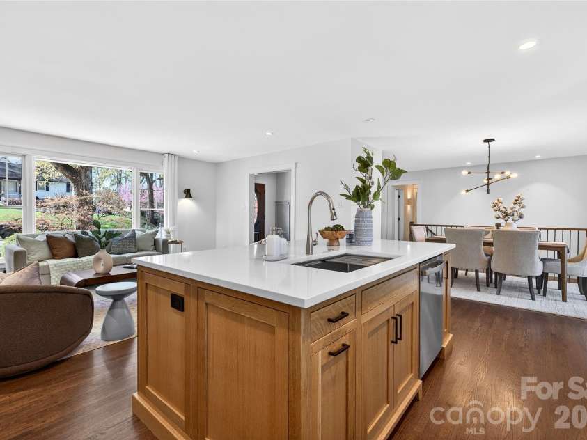 3717 Riverbend Road, Charlotte, NC 28210.  MLS# CAR4358189, YatesRealty ID 7554. 