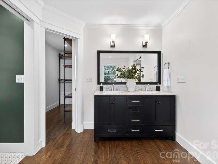 3717 Riverbend Road, Charlotte, NC 28210.  MLS# CAR4358189, YatesRealty ID 7554. 