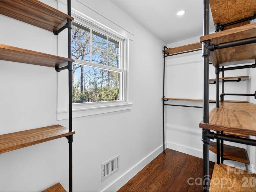 3717 Riverbend Road, Charlotte, NC 28210.  MLS# CAR4358189, YatesRealty ID 7554. 