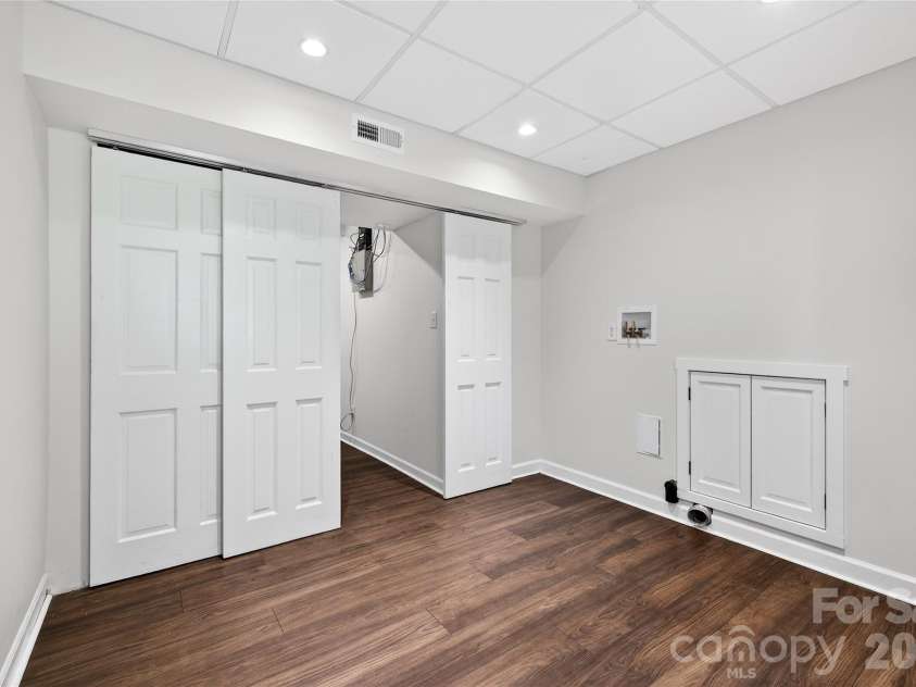 3717 Riverbend Road, Charlotte, NC 28210.  MLS# CAR4358189, YatesRealty ID 7554. 