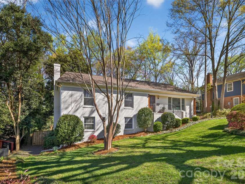 3717 Riverbend Road, Charlotte, NC 28210.  MLS# CAR4358189, YatesRealty ID 7554. 