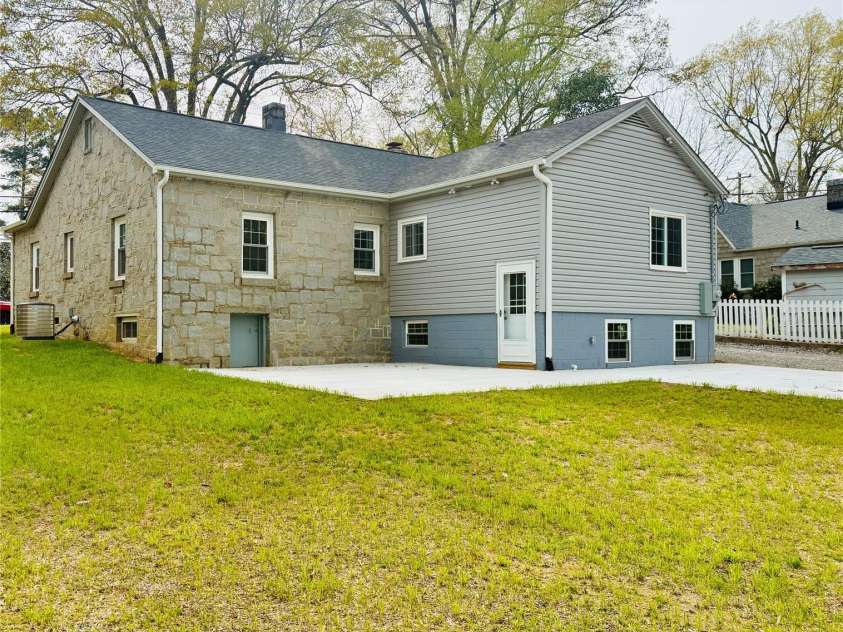 403 Liberty Street, York, SC 29745.  MLS# CAR4360017, YatesRealty ID 7555. 