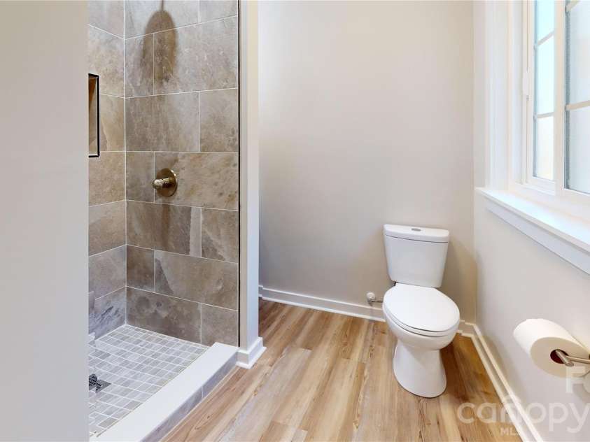 403 Liberty Street, York, SC 29745.  MLS# CAR4360017, YatesRealty ID 7555. Owners Bath