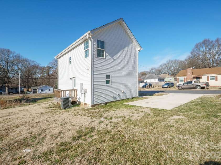 418 Pear Street, Gastonia, NC 28054.  MLS# CAR4225535, YatesRealty ID 7556. 