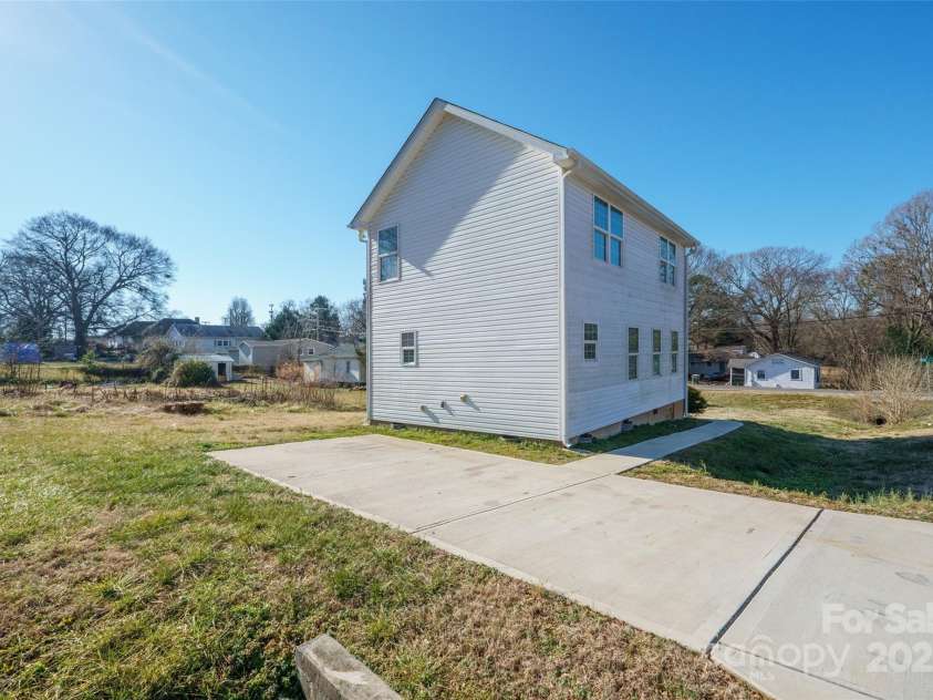 418 Pear Street, Gastonia, NC 28054.  MLS# CAR4225535, YatesRealty ID 7556. 
