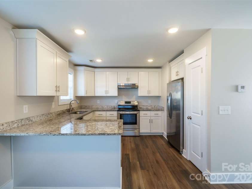 418 Pear Street, Gastonia, NC 28054.  MLS# CAR4225535, YatesRealty ID 7556. 