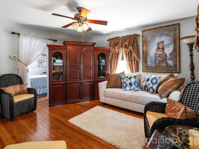 714 Pine Street, Kannapolis, NC 28081.  MLS# CAR4395619, YatesRealty ID 7556. 