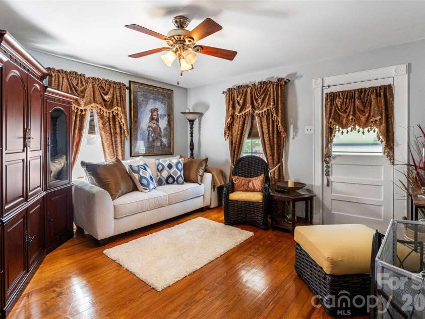 714 Pine Street, Kannapolis, NC 28081.  MLS# CAR4395619, YatesRealty ID 7556. 