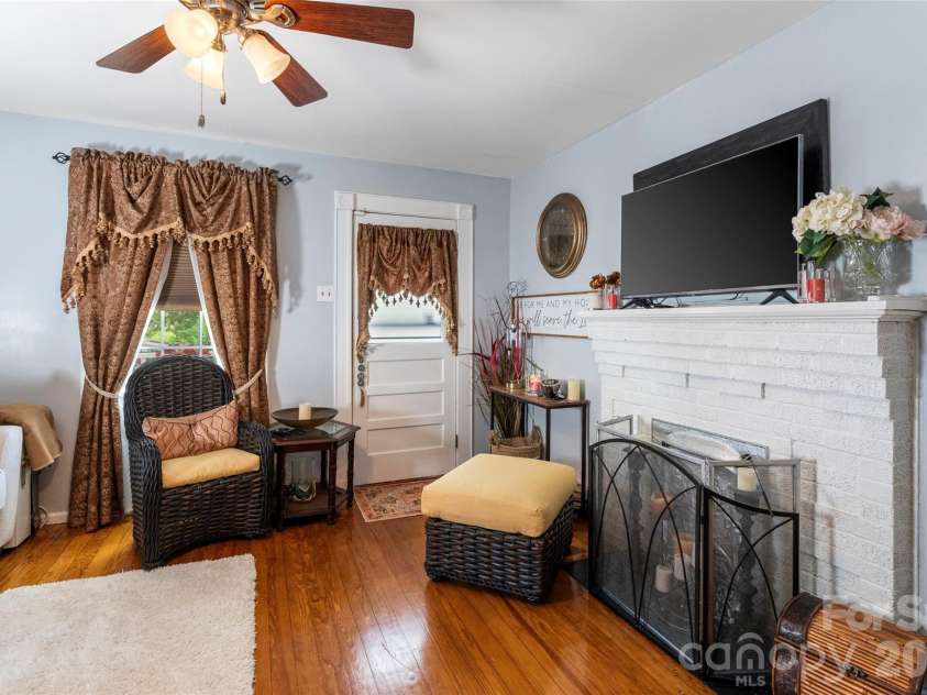 714 Pine Street, Kannapolis, NC 28081.  MLS# CAR4395619, YatesRealty ID 7556. 