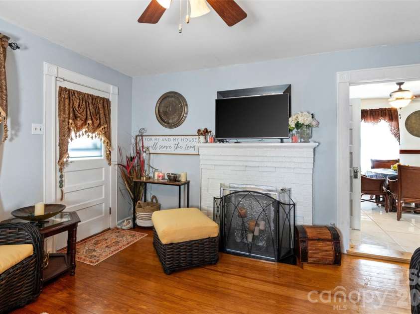 714 Pine Street, Kannapolis, NC 28081.  MLS# CAR4395619, YatesRealty ID 7556. 