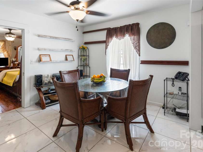 714 Pine Street, Kannapolis, NC 28081.  MLS# CAR4395619, YatesRealty ID 7556. 