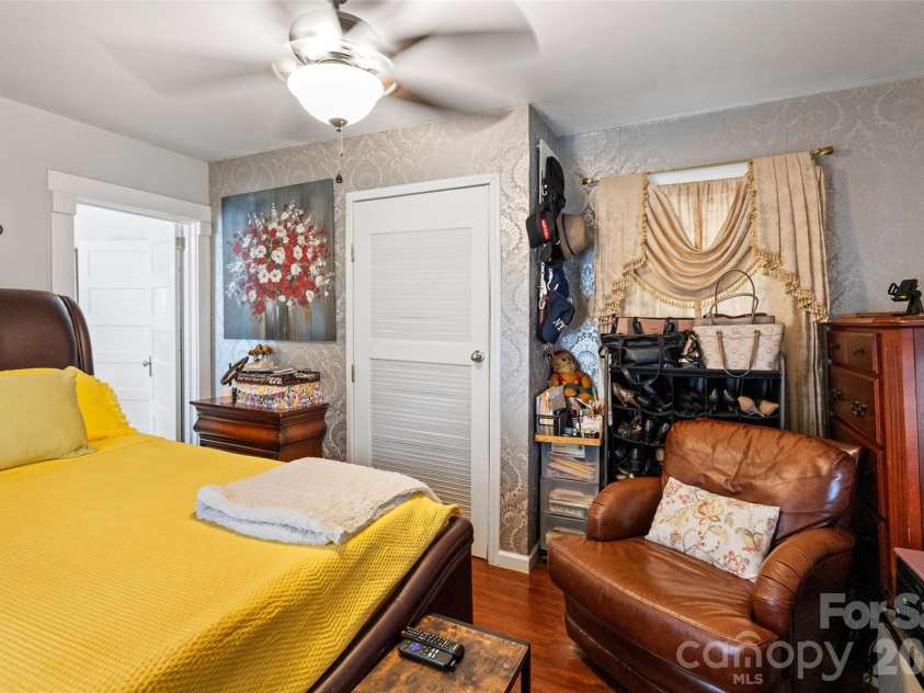 714 Pine Street, Kannapolis, NC 28081.  MLS# CAR4395619, YatesRealty ID 7556. 