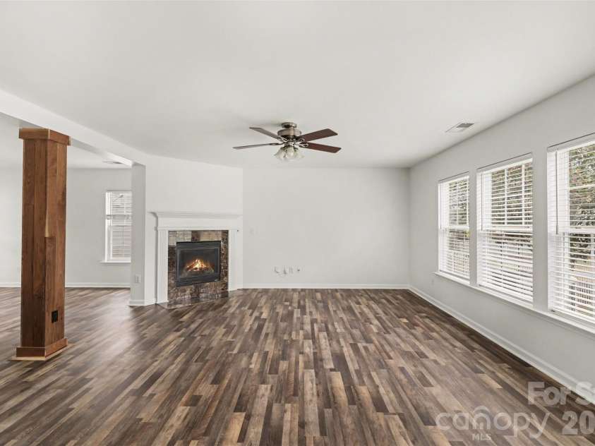 8919 Oransay Way, Charlotte, NC 28278.  MLS# CAR4353730, YatesRealty ID 7558. 