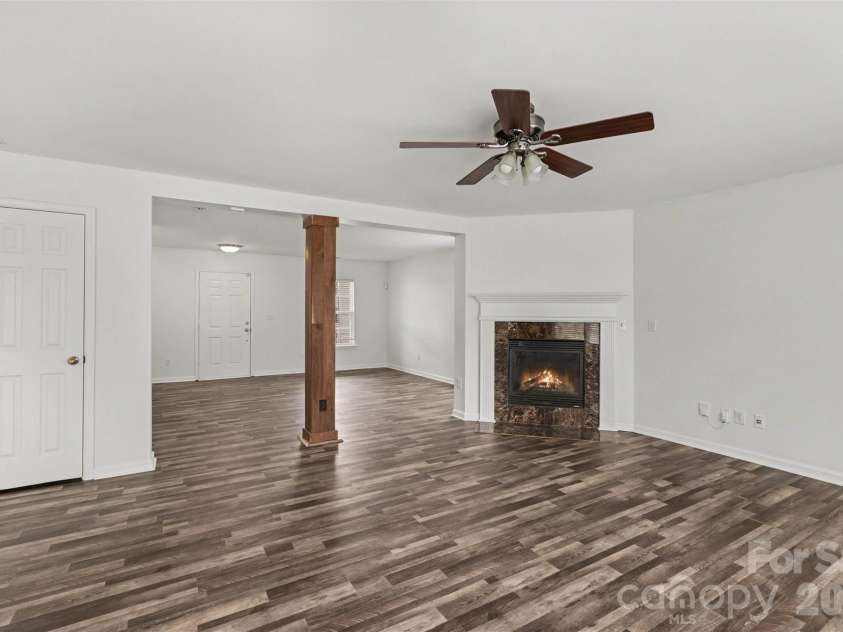 8919 Oransay Way, Charlotte, NC 28278.  MLS# CAR4353730, YatesRealty ID 7558. 
