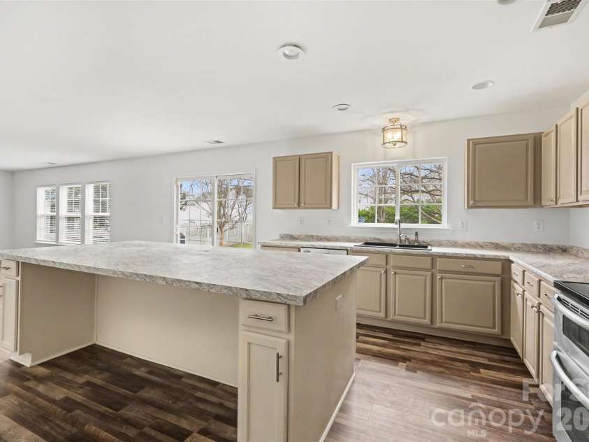 8919 Oransay Way, Charlotte, NC 28278.  MLS# CAR4353730, YatesRealty ID 7558. 