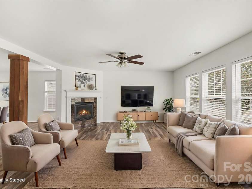 8919 Oransay Way, Charlotte, NC 28278.  MLS# CAR4353730, YatesRealty ID 7558. 