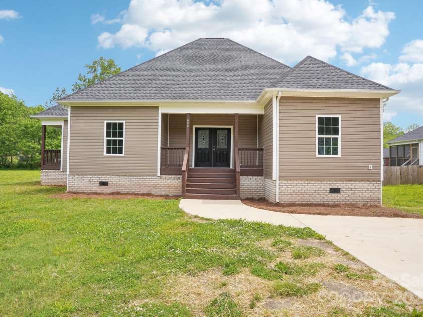 205 Sheffield Drive, York, SC 29745.  MLS# CAR4249947, YatesRealty ID 7559. 