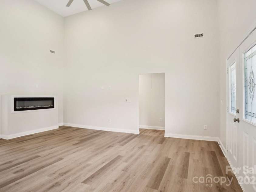 205 Sheffield Drive, York, SC 29745.  MLS# CAR4249947, YatesRealty ID 7559. 