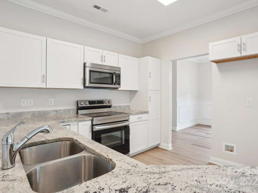 205 Sheffield Drive, York, SC 29745.  MLS# CAR4249947, YatesRealty ID 7559. 