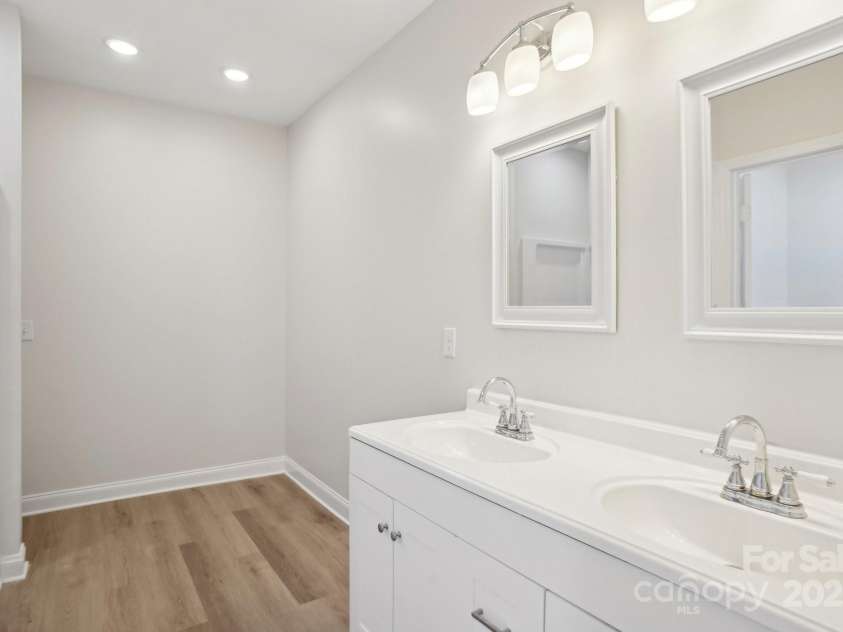 205 Sheffield Drive, York, SC 29745.  MLS# CAR4249947, YatesRealty ID 7559. 