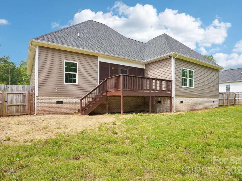 205 Sheffield Drive, York, SC 29745.  MLS# CAR4249947, YatesRealty ID 7559. 