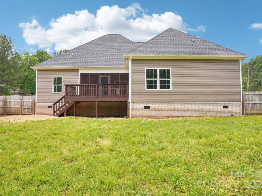 205 Sheffield Drive, York, SC 29745.  MLS# CAR4249947, YatesRealty ID 7559. 