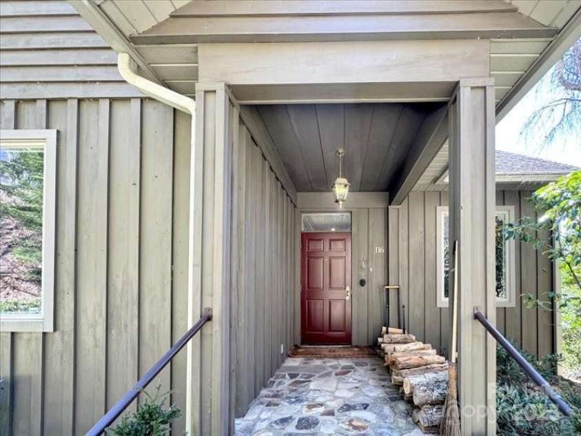 116 Dana Road, Waynesville, NC 28786.  MLS# CAR4243945, YatesRealty ID 756. 