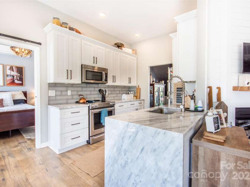 118 Heathrow Lane, Statesville, NC 28677.  MLS# CAR4239354, YatesRealty ID 7562. 