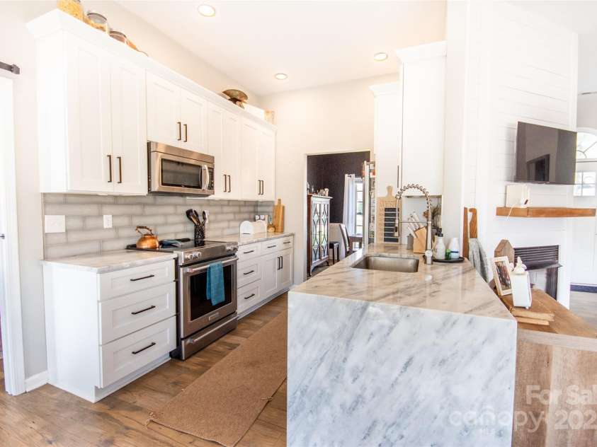 118 Heathrow Lane, Statesville, NC 28677.  MLS# CAR4239354, YatesRealty ID 7562. 