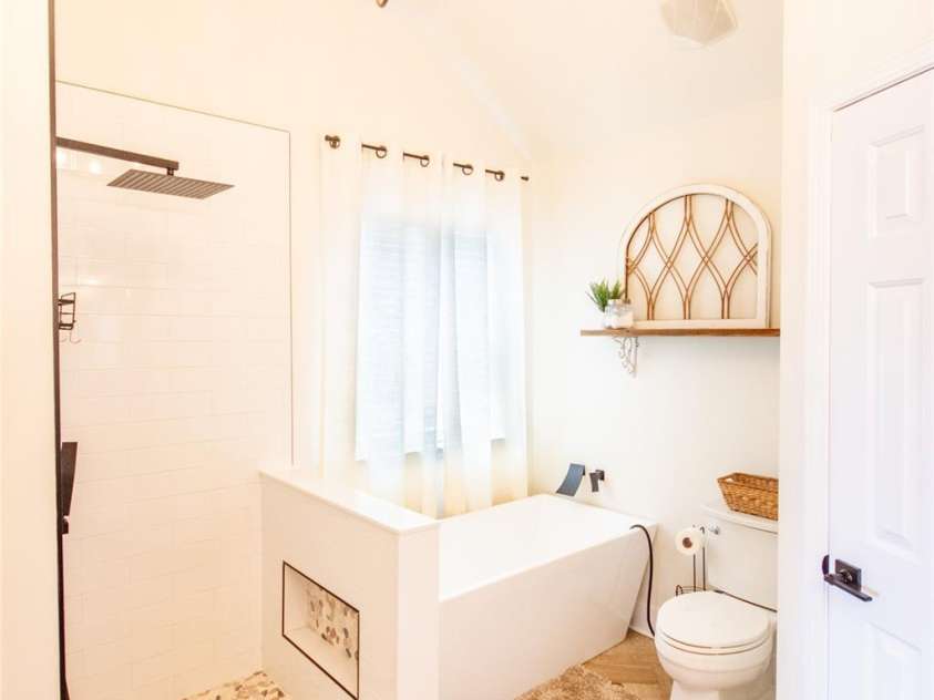 118 Heathrow Lane, Statesville, NC 28677.  MLS# CAR4239354, YatesRealty ID 7562. 