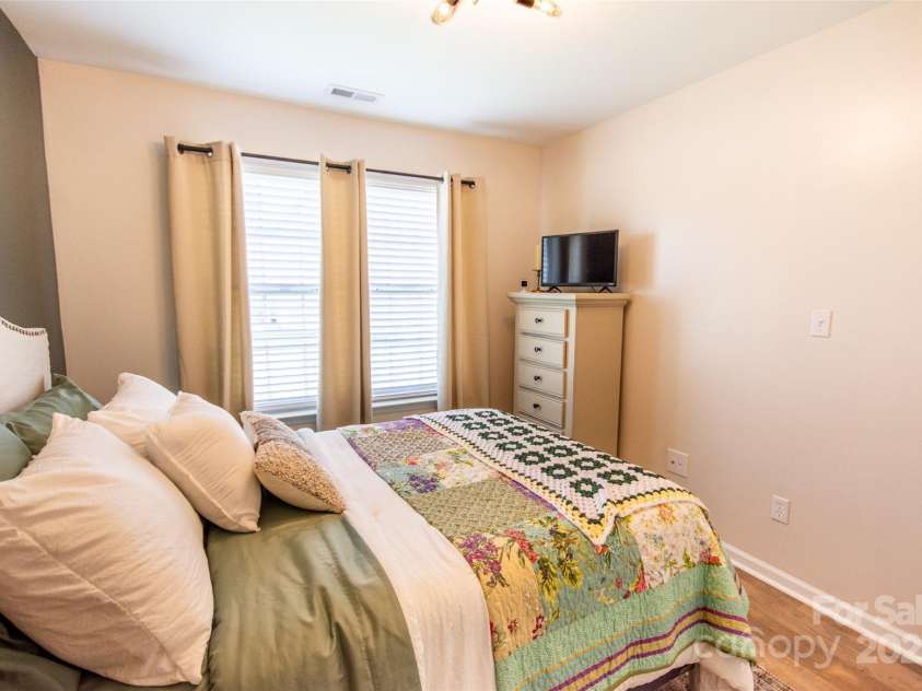 118 Heathrow Lane, Statesville, NC 28677.  MLS# CAR4239354, YatesRealty ID 7562. 