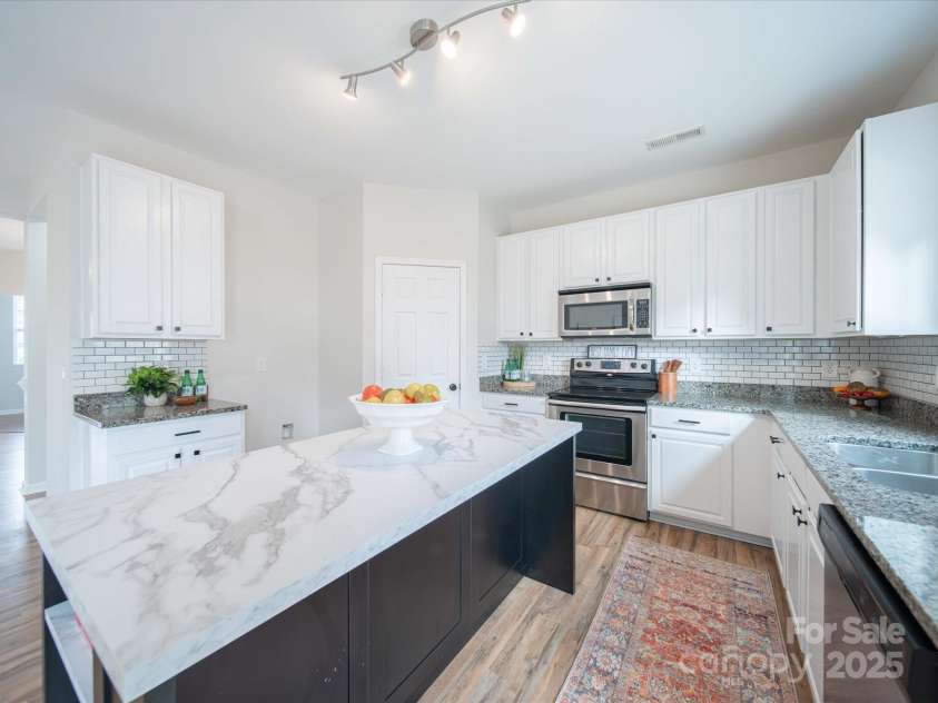 1120 Spicewood Pines Road, Fort Mill, SC 29708.  MLS# CAR4215795, YatesRealty ID 7563. Kitchen
