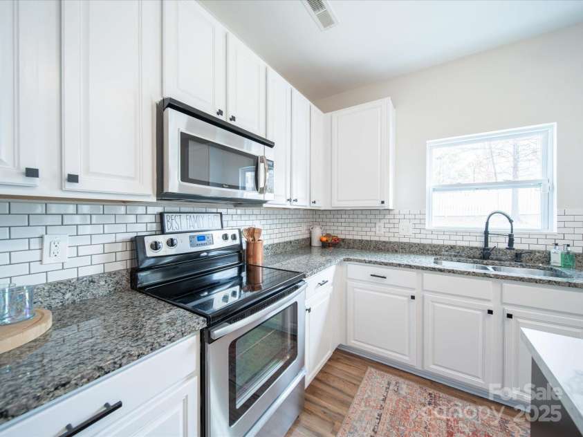 1120 Spicewood Pines Road, Fort Mill, SC 29708.  MLS# CAR4215795, YatesRealty ID 7563. Kitchen