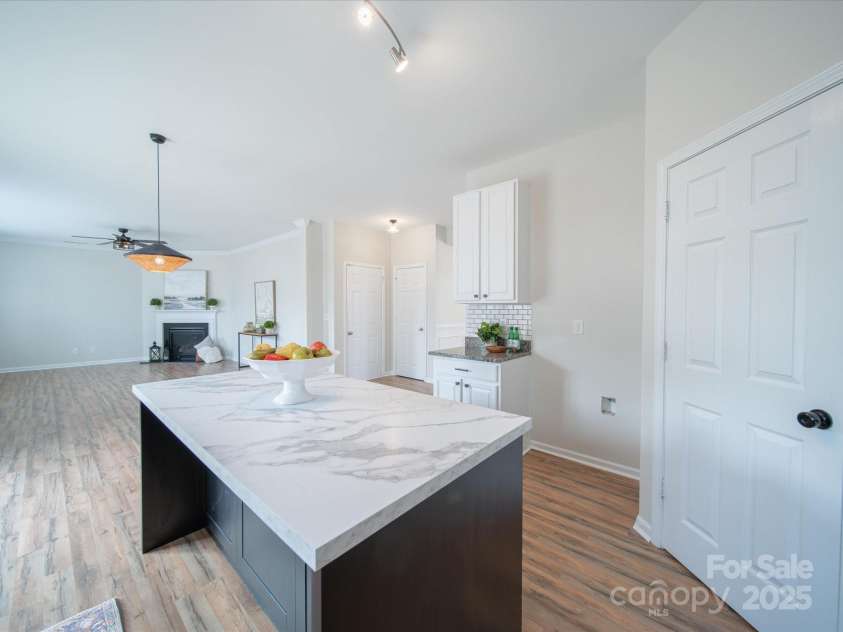 1120 Spicewood Pines Road, Fort Mill, SC 29708.  MLS# CAR4215795, YatesRealty ID 7563. Kitchen