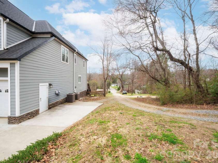 31 Central Avenue, Asheville, NC 28806.  MLS# CAR4355209, YatesRealty ID 7563. Private Access Road Makes Access Easy and Easy Exit from Driveway