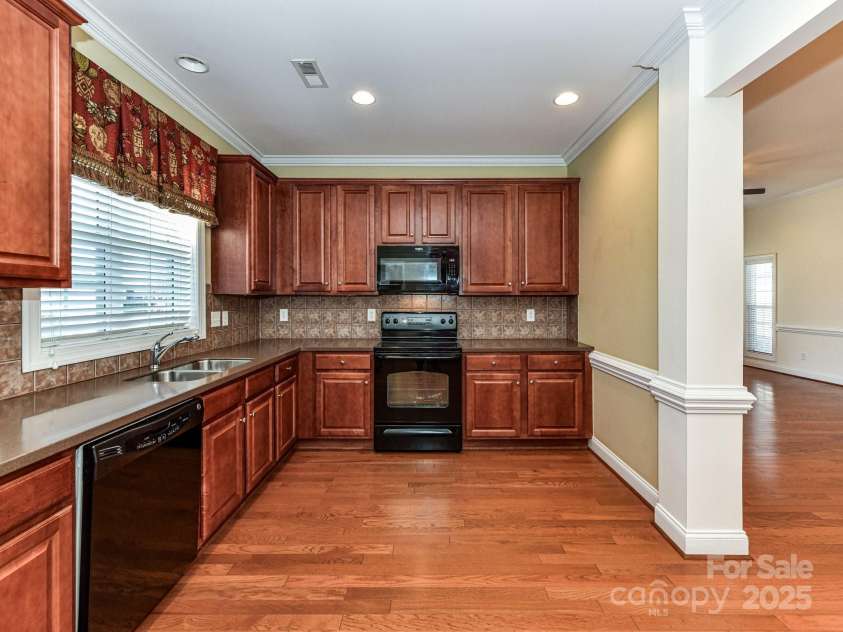 2802 Santiago Circle, Monroe, NC 28110.  MLS# CAR4324439, YatesRealty ID 7564. 