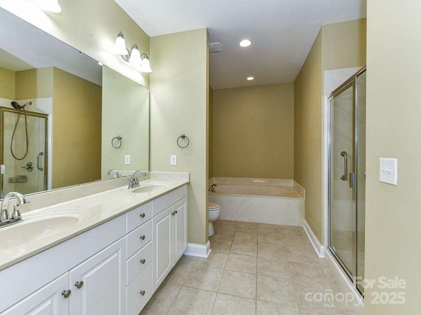 2802 Santiago Circle, Monroe, NC 28110.  MLS# CAR4324439, YatesRealty ID 7564. 