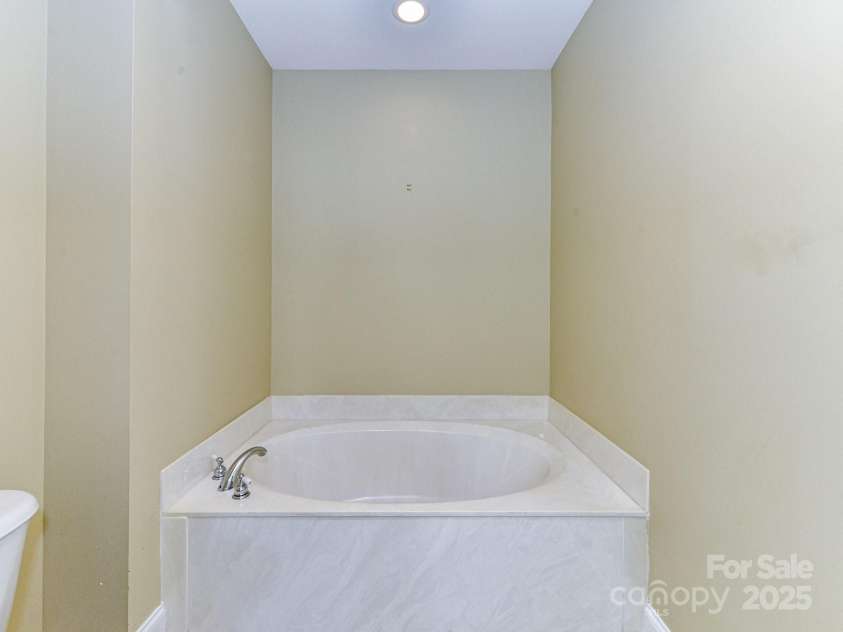 2802 Santiago Circle, Monroe, NC 28110.  MLS# CAR4324439, YatesRealty ID 7564. 