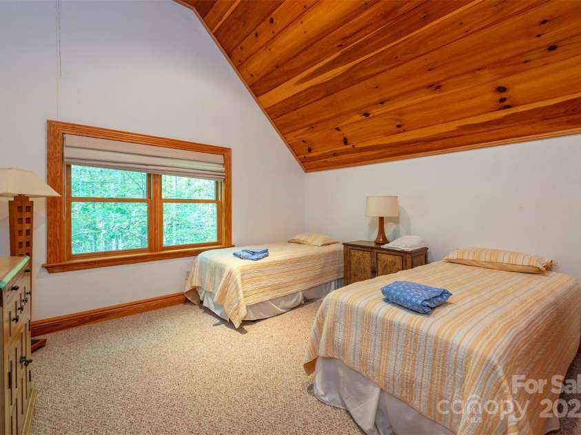 85 Prospectors Trail, Black Mountain, NC 28711.  MLS# CAR4307945, YatesRealty ID 7565. 