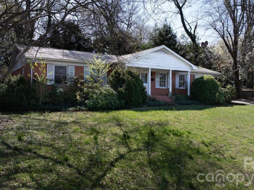 308 Concord Street, Morganton, NC 28655.  MLS# CAR4356808, YatesRealty ID 7566. 