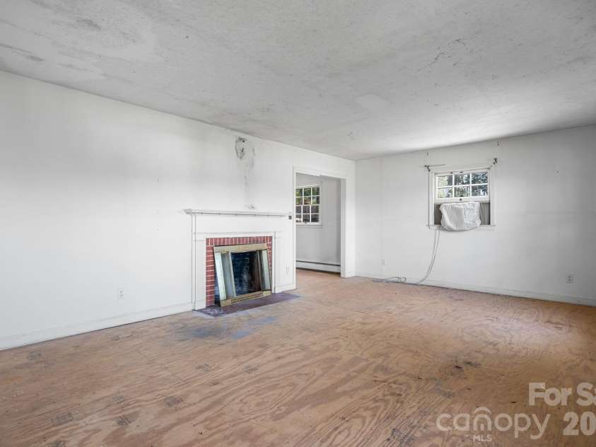 308 Concord Street, Morganton, NC 28655.  MLS# CAR4356808, YatesRealty ID 7566. 