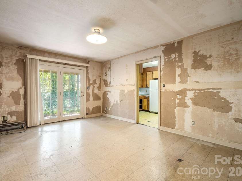 308 Concord Street, Morganton, NC 28655.  MLS# CAR4356808, YatesRealty ID 7566. 