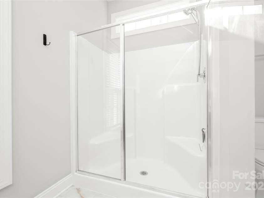 169 Turnberry Drive, Mocksville, NC 27028.  MLS# CAR4239304, YatesRealty ID 7567. Primary Bathroom