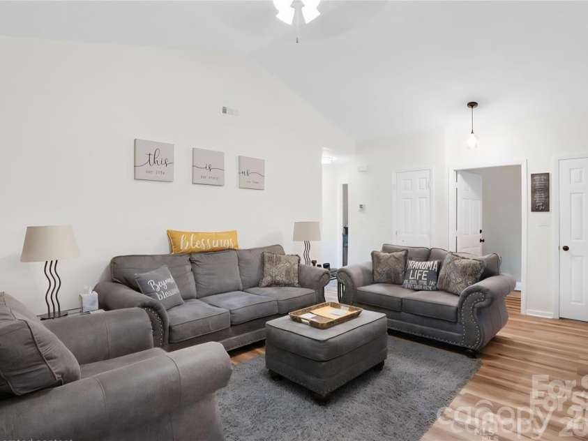 2911 Iron Gate Lane, Charlotte, NC 28212.  MLS# CAR4341390, YatesRealty ID 7567. 