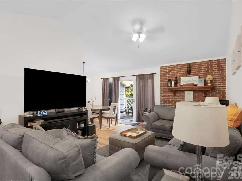 2911 Iron Gate Lane, Charlotte, NC 28212.  MLS# CAR4341390, YatesRealty ID 7567. 