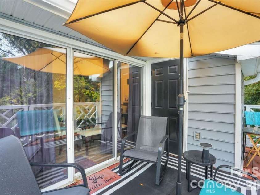 2911 Iron Gate Lane, Charlotte, NC 28212.  MLS# CAR4341390, YatesRealty ID 7567. 