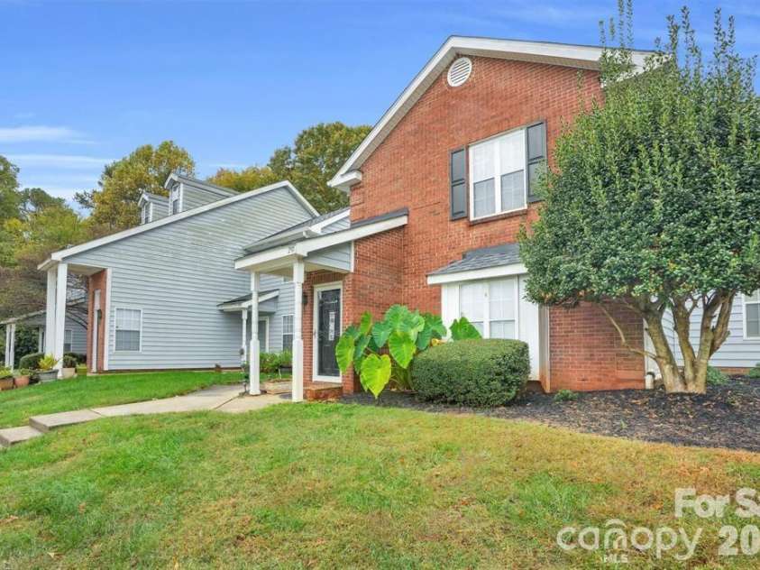 2911 Iron Gate Lane, Charlotte, NC 28212.  MLS# CAR4341390, YatesRealty ID 7567. 