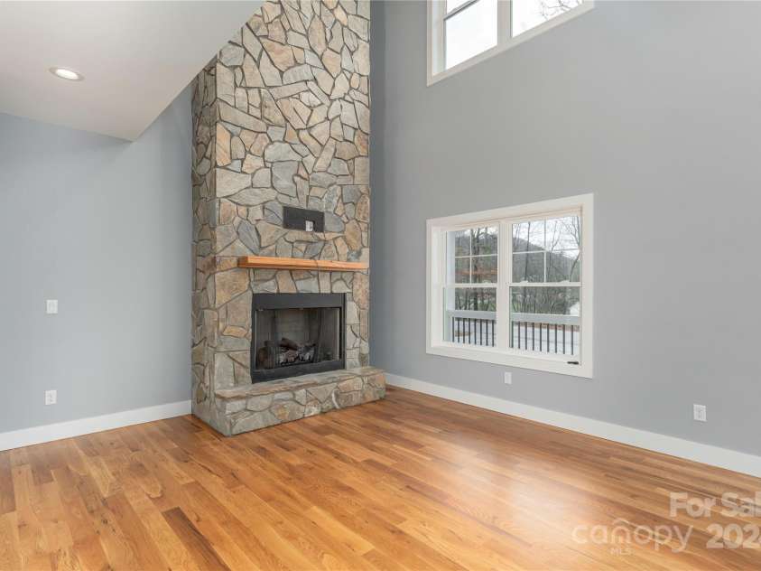 255 Cougar Trail, Clyde, NC 28716.  MLS# CAR4207034, YatesRealty ID 7568. 