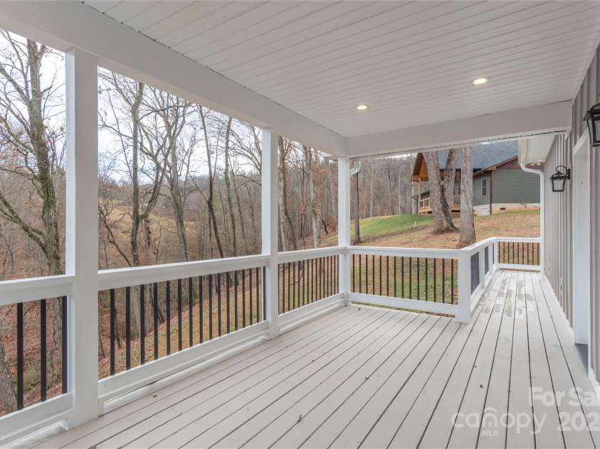 255 Cougar Trail, Clyde, NC 28716.  MLS# CAR4207034, YatesRealty ID 7568. 