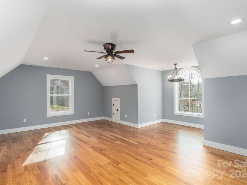 255 Cougar Trail, Clyde, NC 28716.  MLS# CAR4207034, YatesRealty ID 7568. 